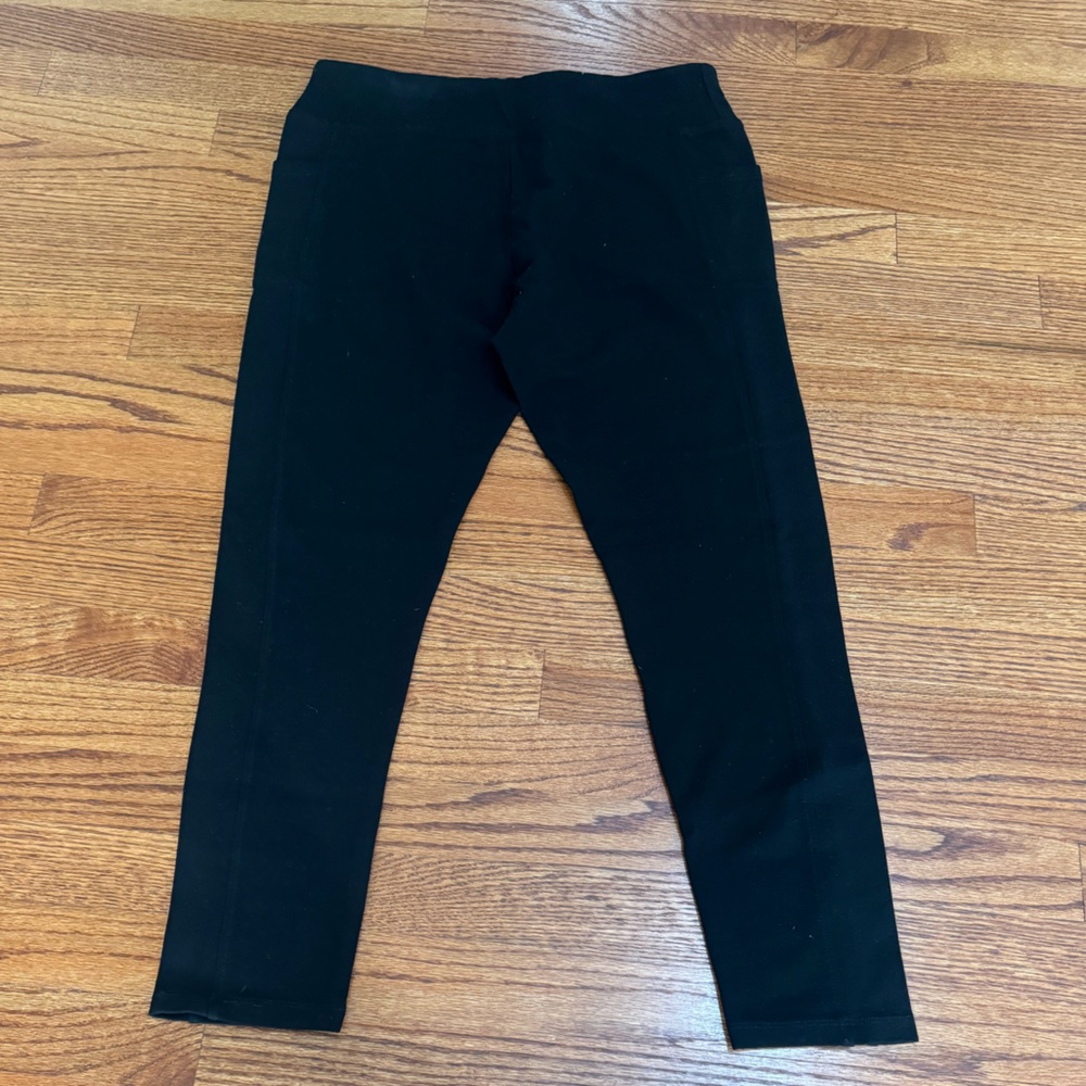 Sabrina Lauren pull on yoga pants in size medium